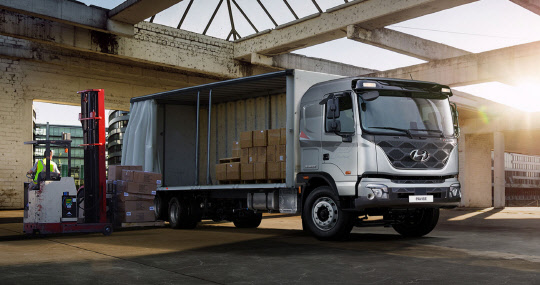 현대자동차 준대형 트럭 파비스.<현대차 홈페이지>